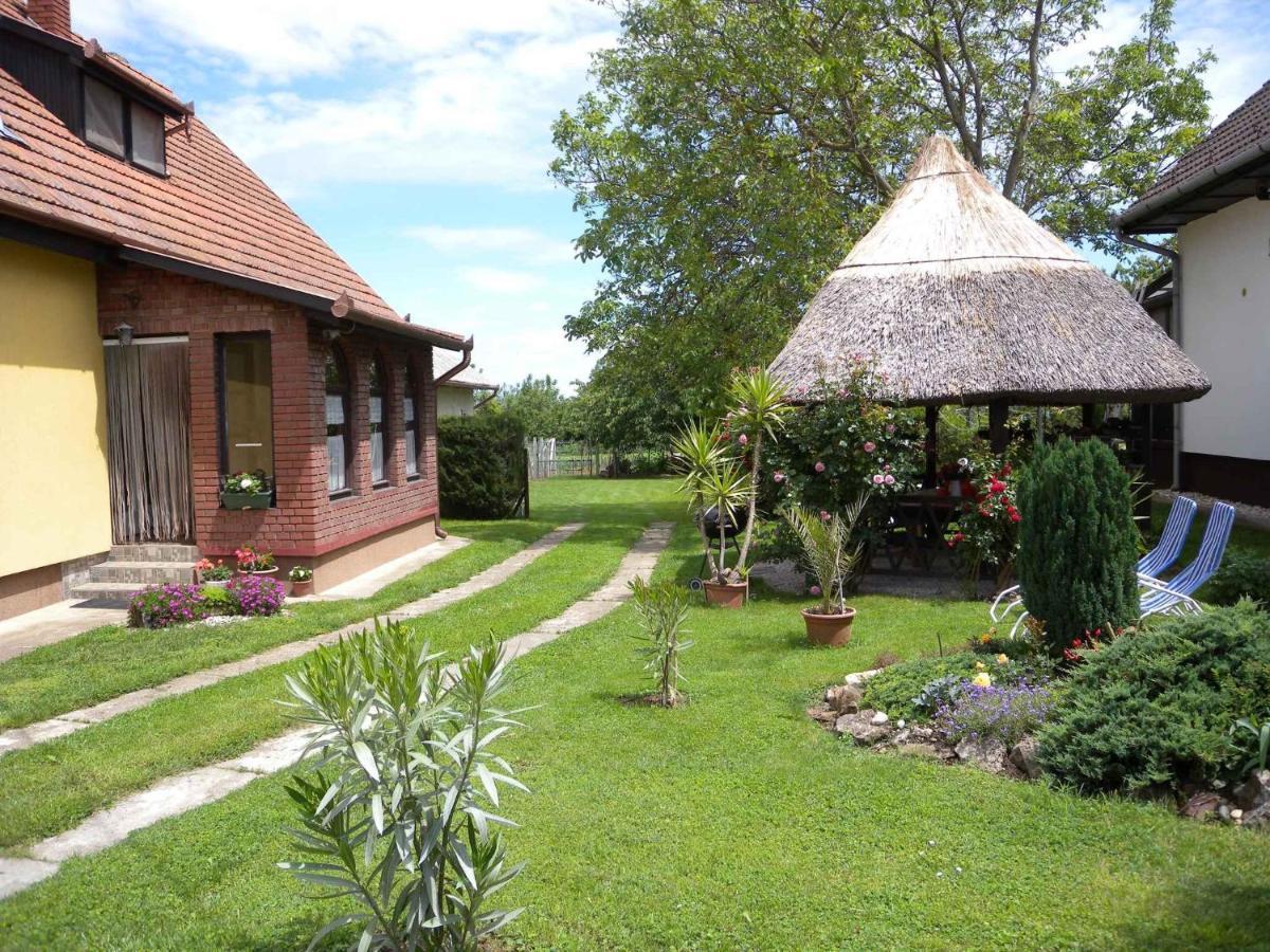 Apartment Balatonbereny 4 Exterior foto